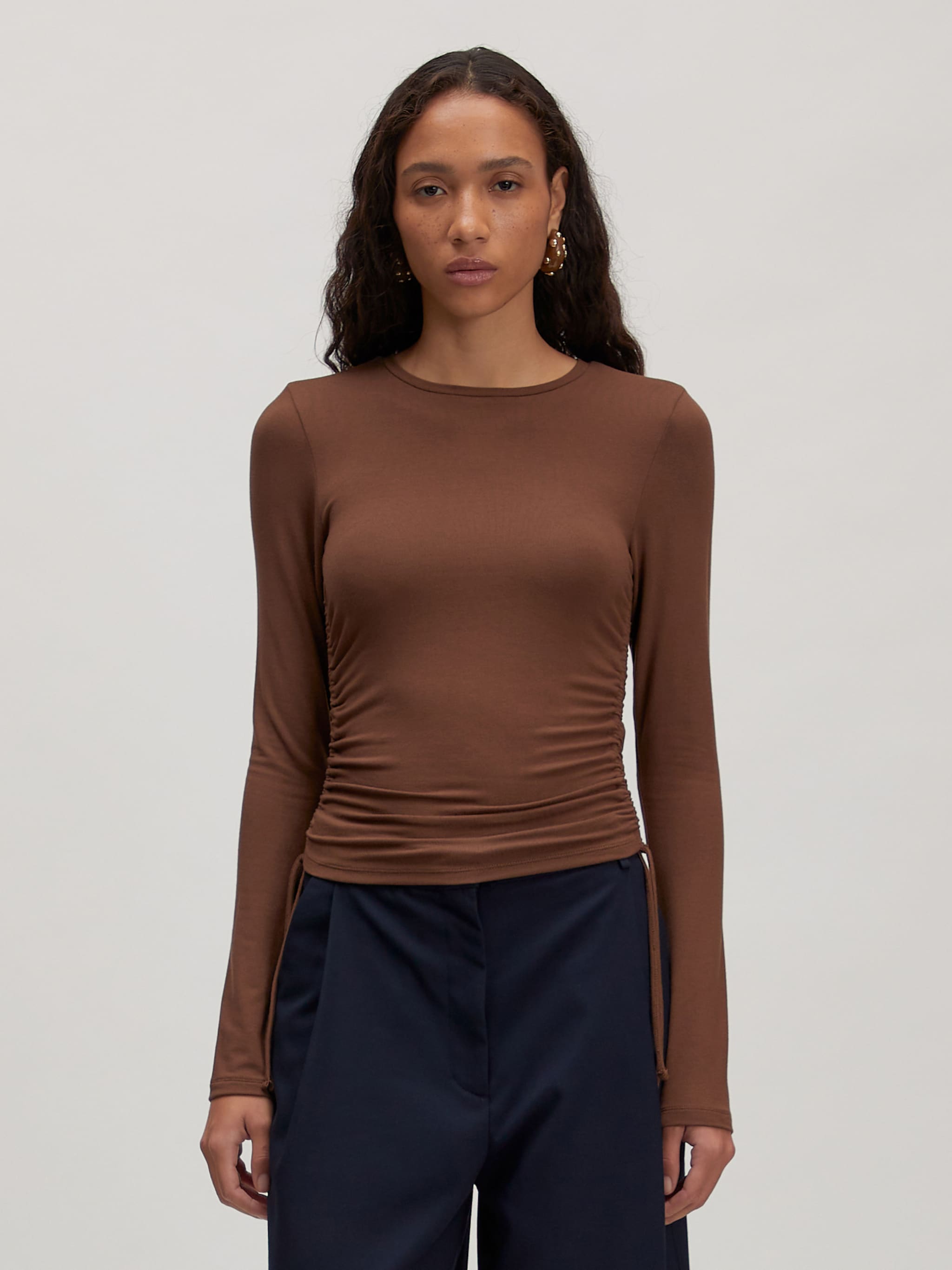 EDITED Producten Shirt 'Zilly' Bruin