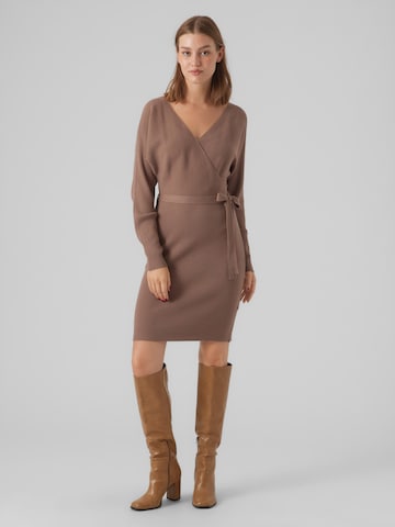 VERO MODA Knitted dress 'Holly Rem' in Brown