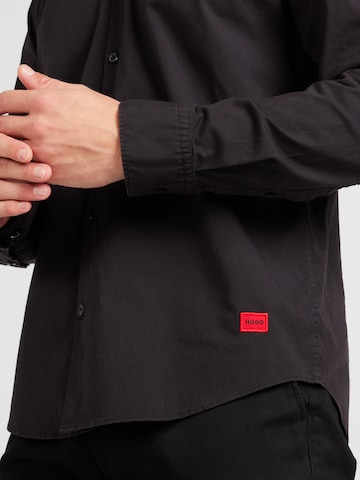 HUGO Red Kitsas lõige Triiksärk 'Ermo', värv must