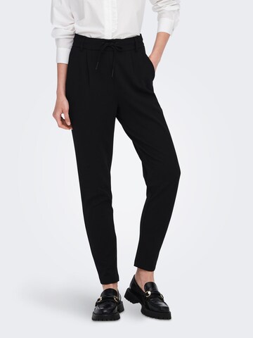 Coupe slim Pantalon 'Carolna' ONLY en noir : devant