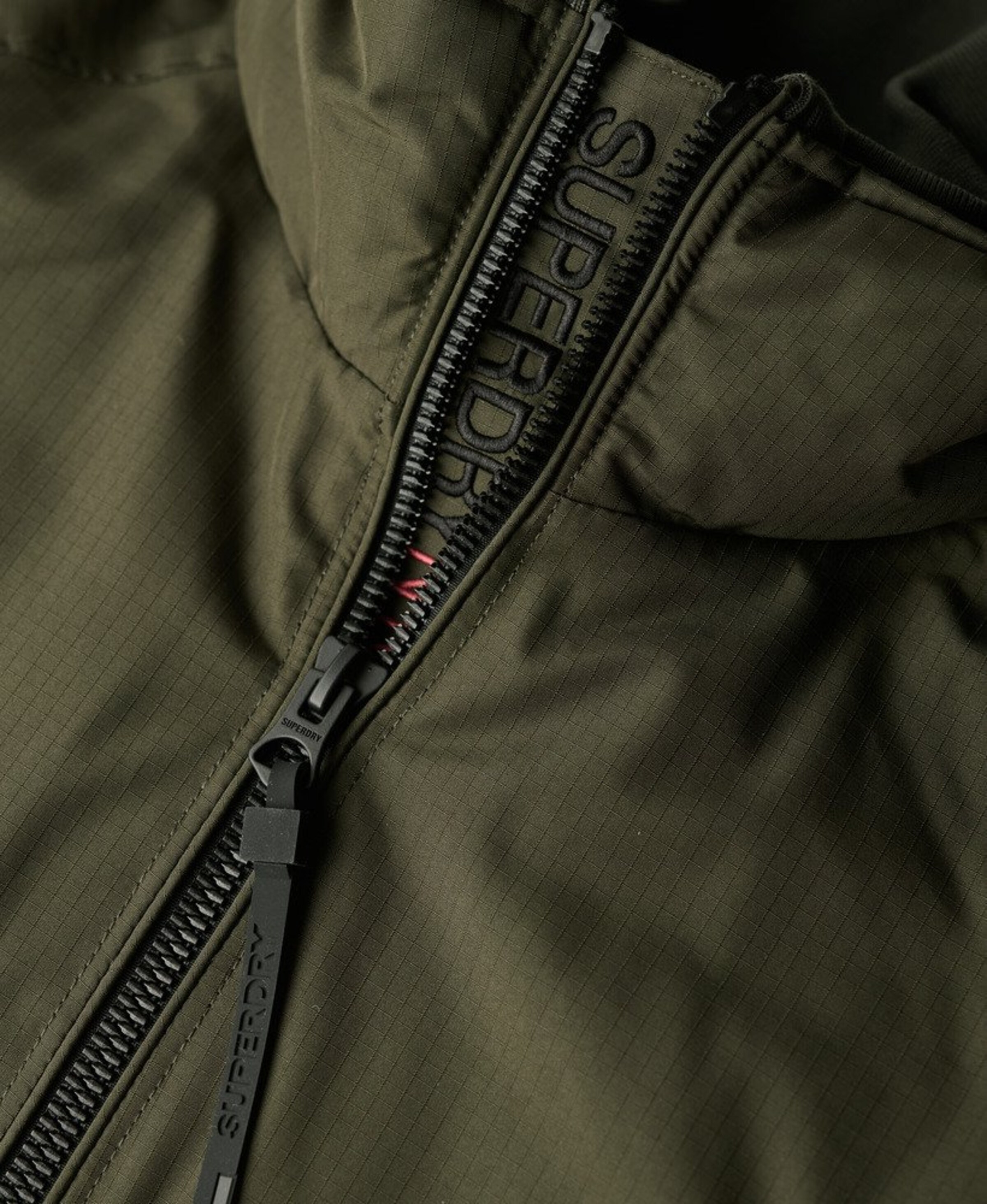 Superdry Tussenjas in Groen