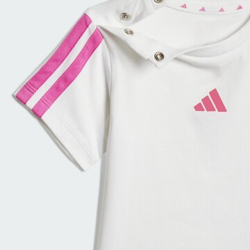 Completo per l'allenamento 'Essentials' di ADIDAS SPORTSWEAR in bianco