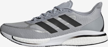 Chaussure de course 'SUPERNOVA + M' ADIDAS SPORTSWEAR en gris : devant