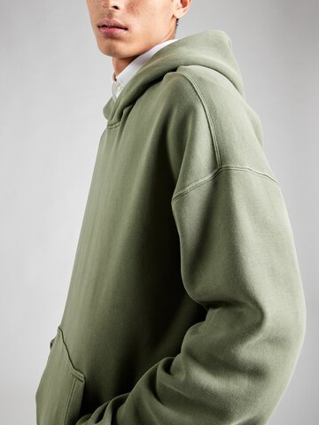 Sweat-shirt 'ESSENTIAL' Abercrombie & Fitch en vert