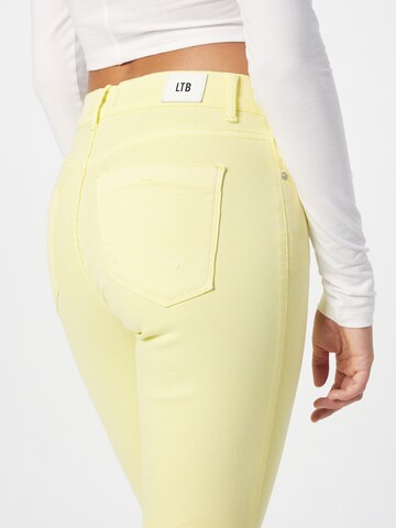 LTB Flared Jeans 'Fallon' in Geel
