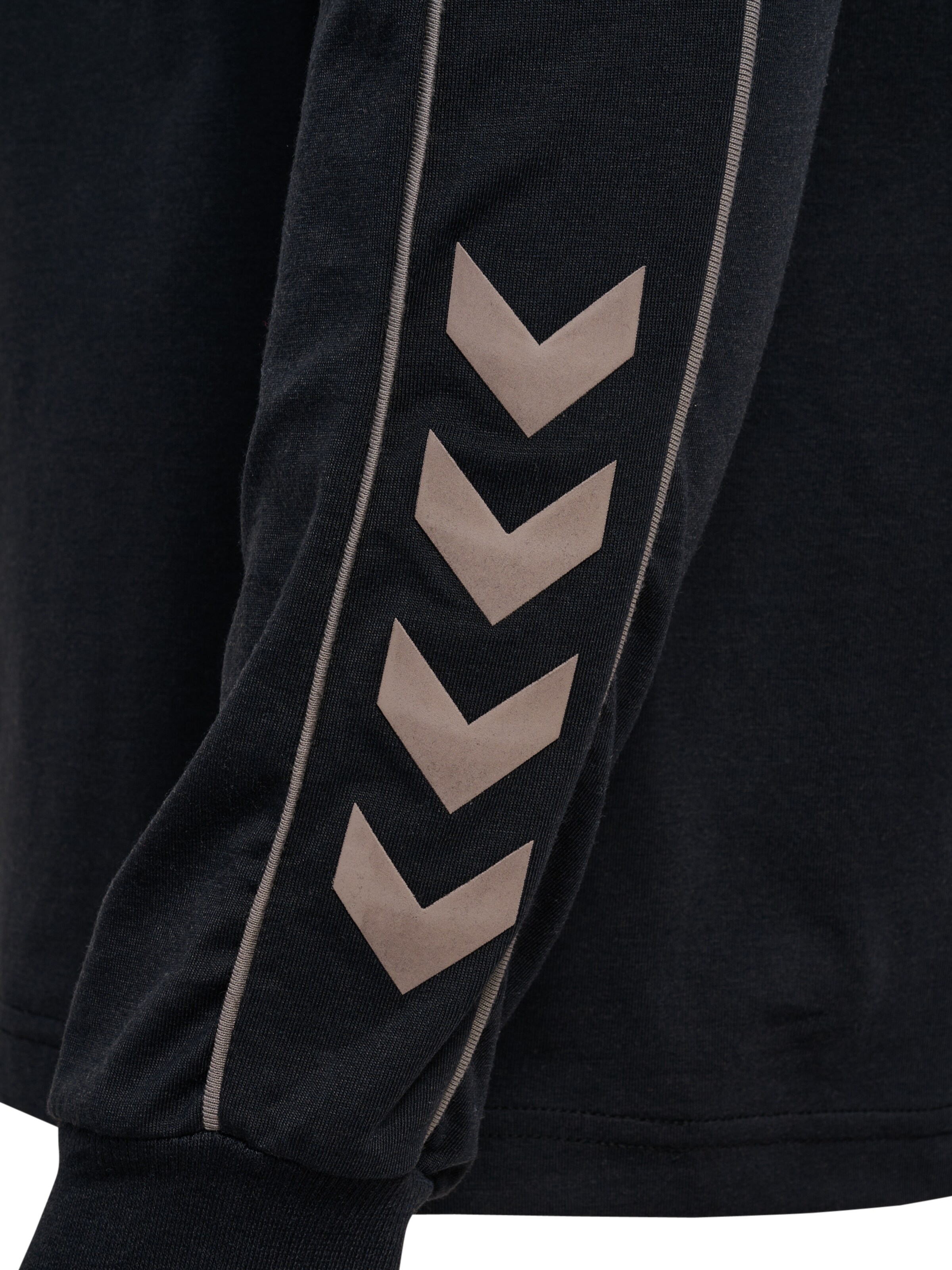 Hummel Performance shirt in Black