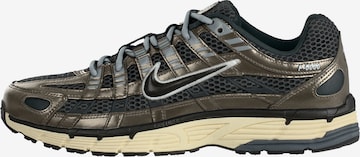 Nike Sportswear Matalavartiset tennarit 'P-6000' värissä harmaa: etupuoli