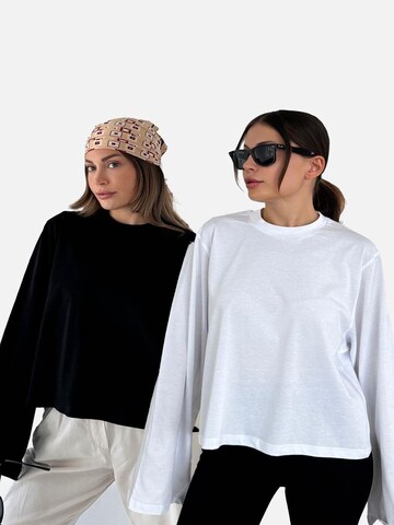 T-shirt C&City en blanc : devant