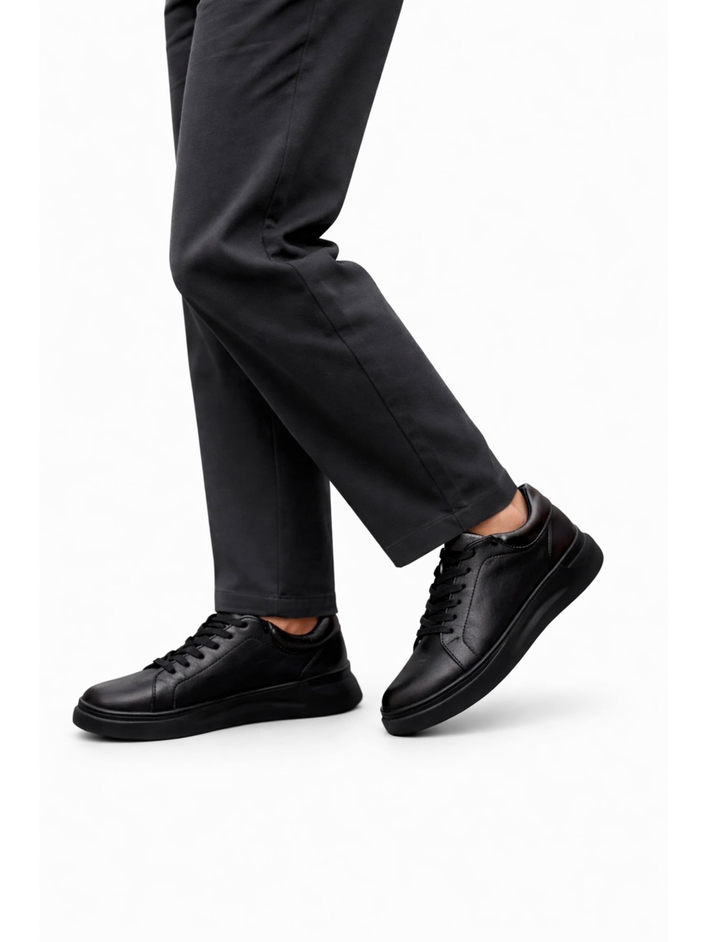 Lorévine Lace-Up Shoes in Black: front