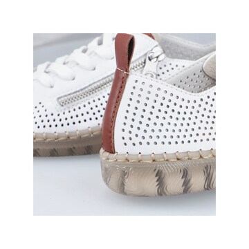 Chaussure à lacets Rieker en blanc
