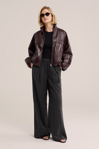 WE Fashion Top in Schwarz