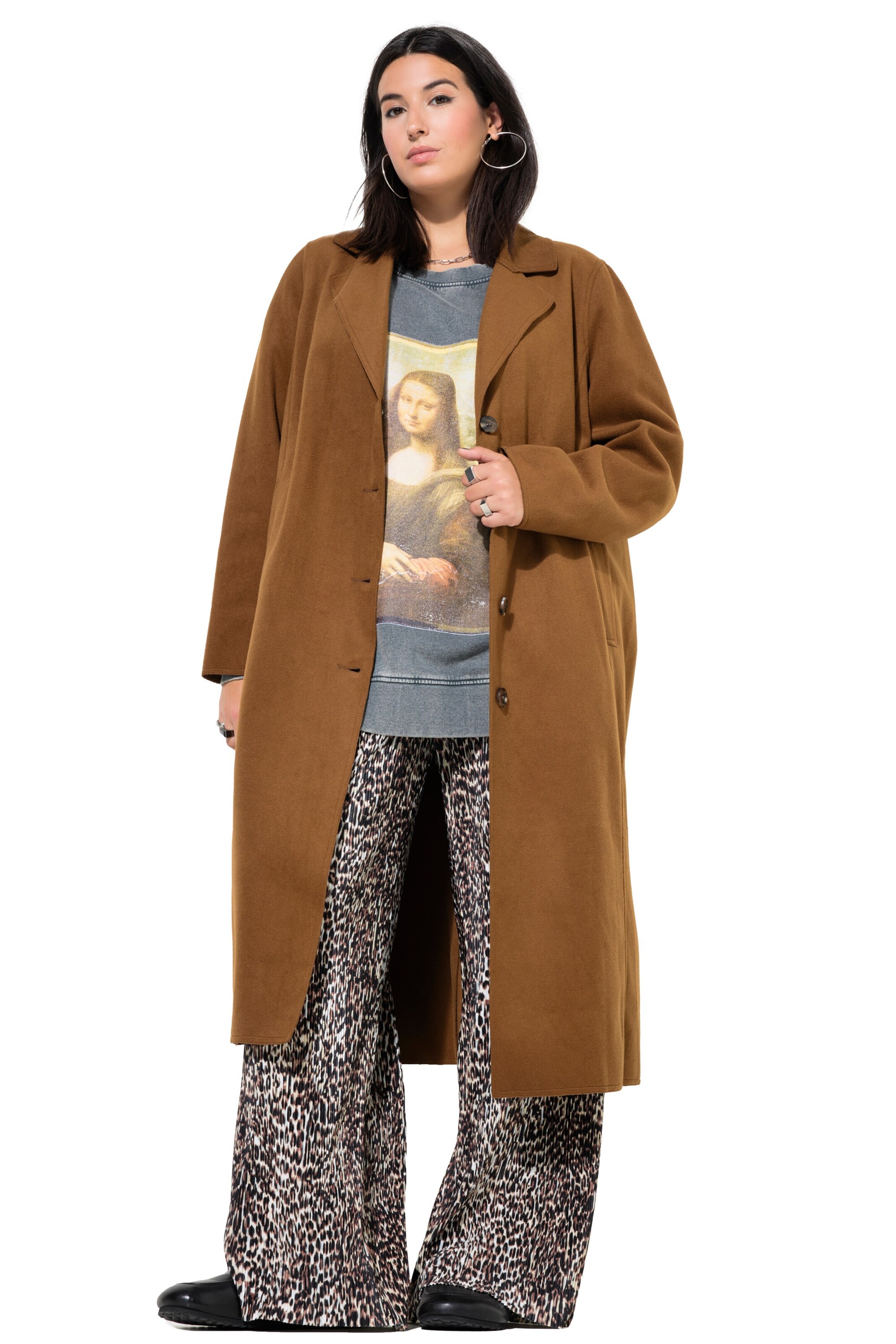 Studio Untold Mantel in Braun: Vorderseite