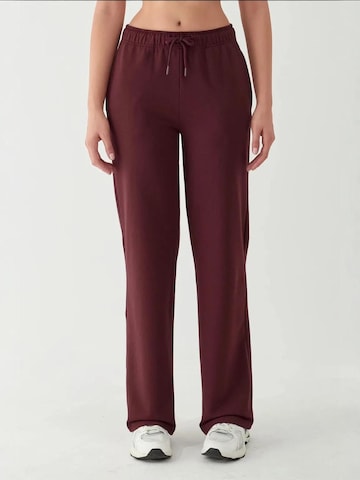 Hiccup Loosefit Hose in Lila: Vorderseite