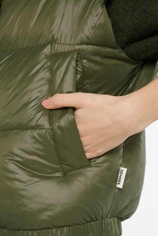 SENSES.THE LABEL Glänzende Steppweste Oversized in Grün