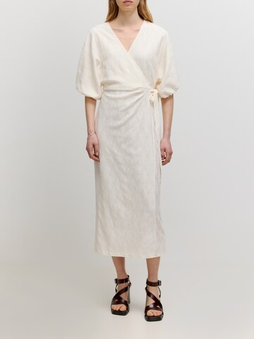 EDITED Dress 'Beeke' in White: front