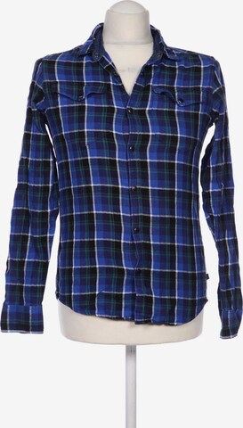 QS Button Up Shirt in XS in Blue: front