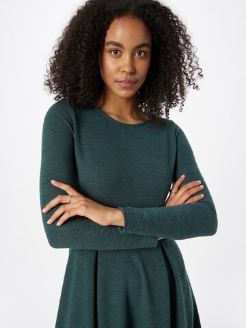 Robe 'Antonina' ABOUT YOU en vert