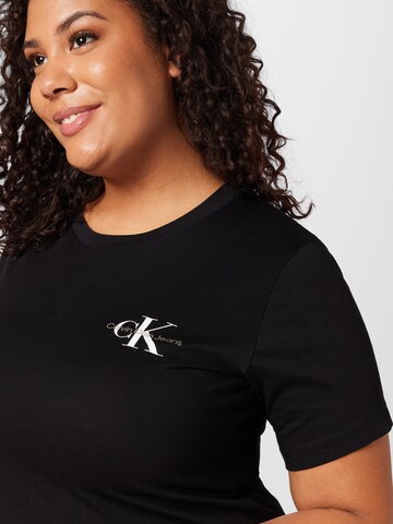 T-shirt Calvin Klein Jeans Curve en noir