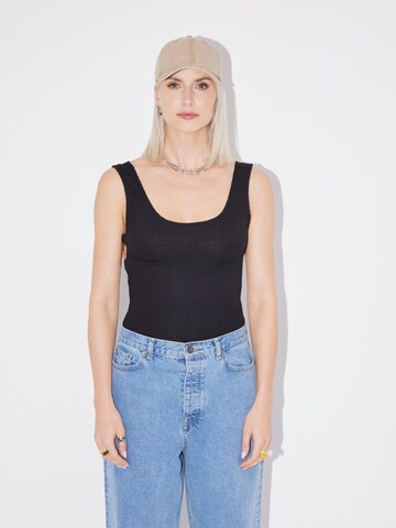 Tricou body 'Gesa' de la LeGer by Lena Gercke pe negru: față