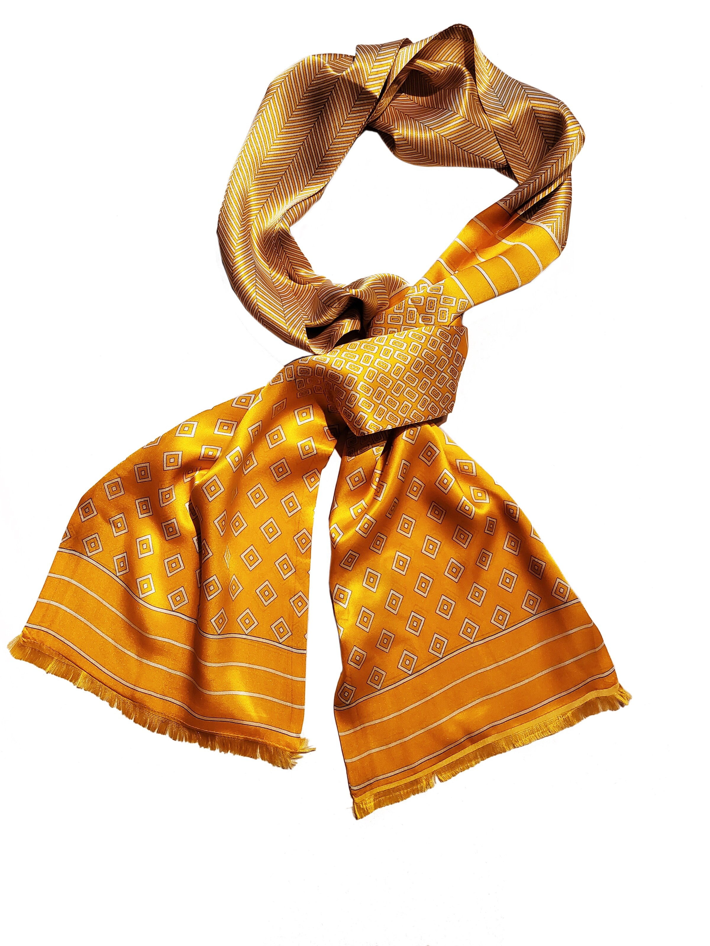 Posh Gear - Chal 'Seidenschal Satinata' en amarillo: frente
