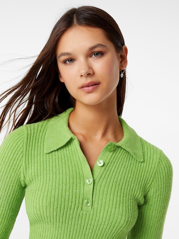 Bershka Pullover in Grün