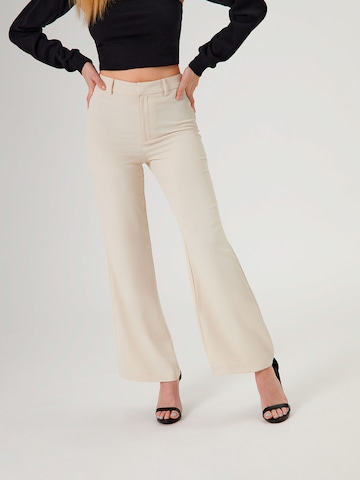 ABOUT YOU x Swalina&Linus Bootcut Hose 'Luca' in Beige: predná strana