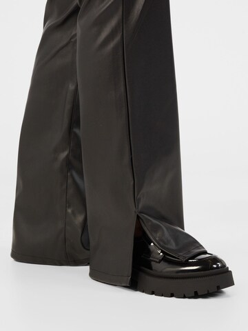 Vero Moda Curve Regular Broek 'SELMA' in Zwart