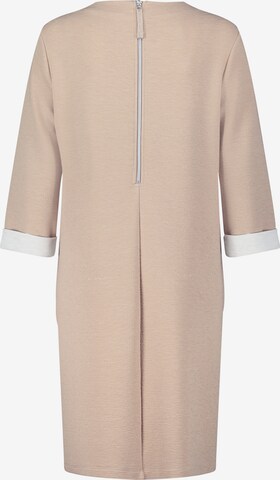 Robe Betty Barclay en beige