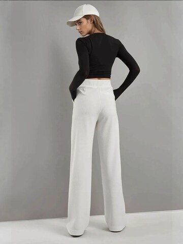 Wide leg Pantaloni con pieghe di Hiccup in bianco