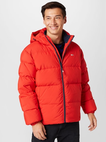 Tommy Jeans Winter Jacket in Red: front