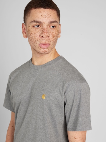 Carhartt WIP Bluser & t-shirts 'Chase' i grå