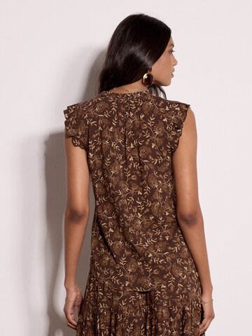 Apricot Painterly Paisley Ruffle Top ' ' in Braun