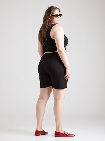 Regular Pantaloni de la ONLY Carmakoma pe negru