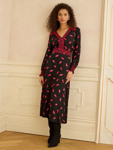 love & roses Mekko värissä musta