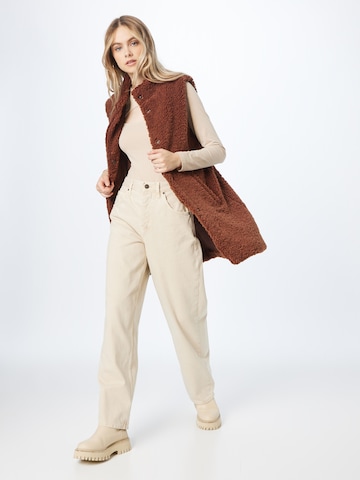 Gilet 'Gabi' Noisy may en marron