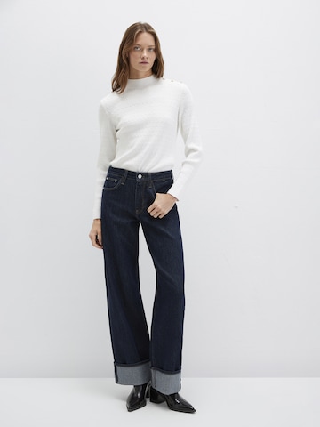 Mavi Sweater in White