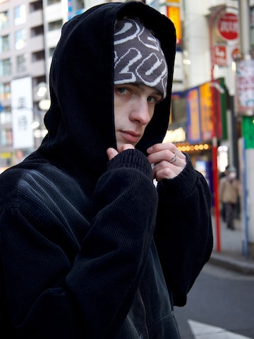 BershkaPrijelazna jakna - crna boja