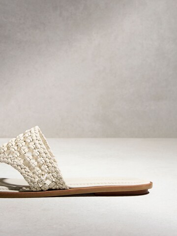 Infradito di Next in bianco