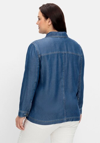 SHEEGO Between-Season Jacket in Blue