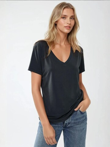 Hiccup Shirt in Grau: Vorderseite