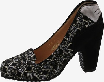 TIGGERS Pumps in Black: front