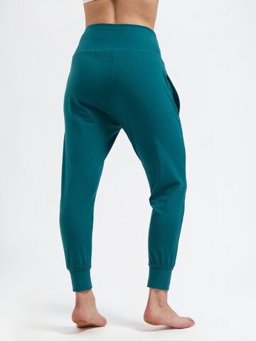 Urban Goddess Yoga & Activewear Tapered Workout Pants 'Bhumi' in Green