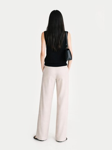 GOBI Cashmere Knitted vest 'Women's Timeless Cashmere Crewneck Vest' in Black