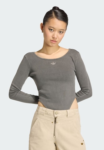 Shirtbody 'Essentials' ADIDAS ORIGINALS en gris : devant