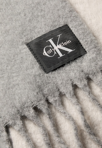 Sciarpa di Calvin Klein in grigio