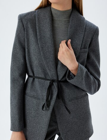 Koton Blazer in Grau