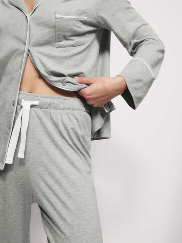 Pigiama di Marks & Spencer in grigio