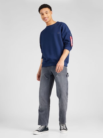 ALPHA INDUSTRIES Sweatshirt 'Essentials' i blå