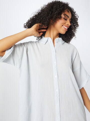 Abito camicia 'Terra' di PIECES in blu