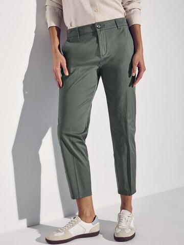 Regular Pantaloni cu dungă de la STREET ONE pe verde: față